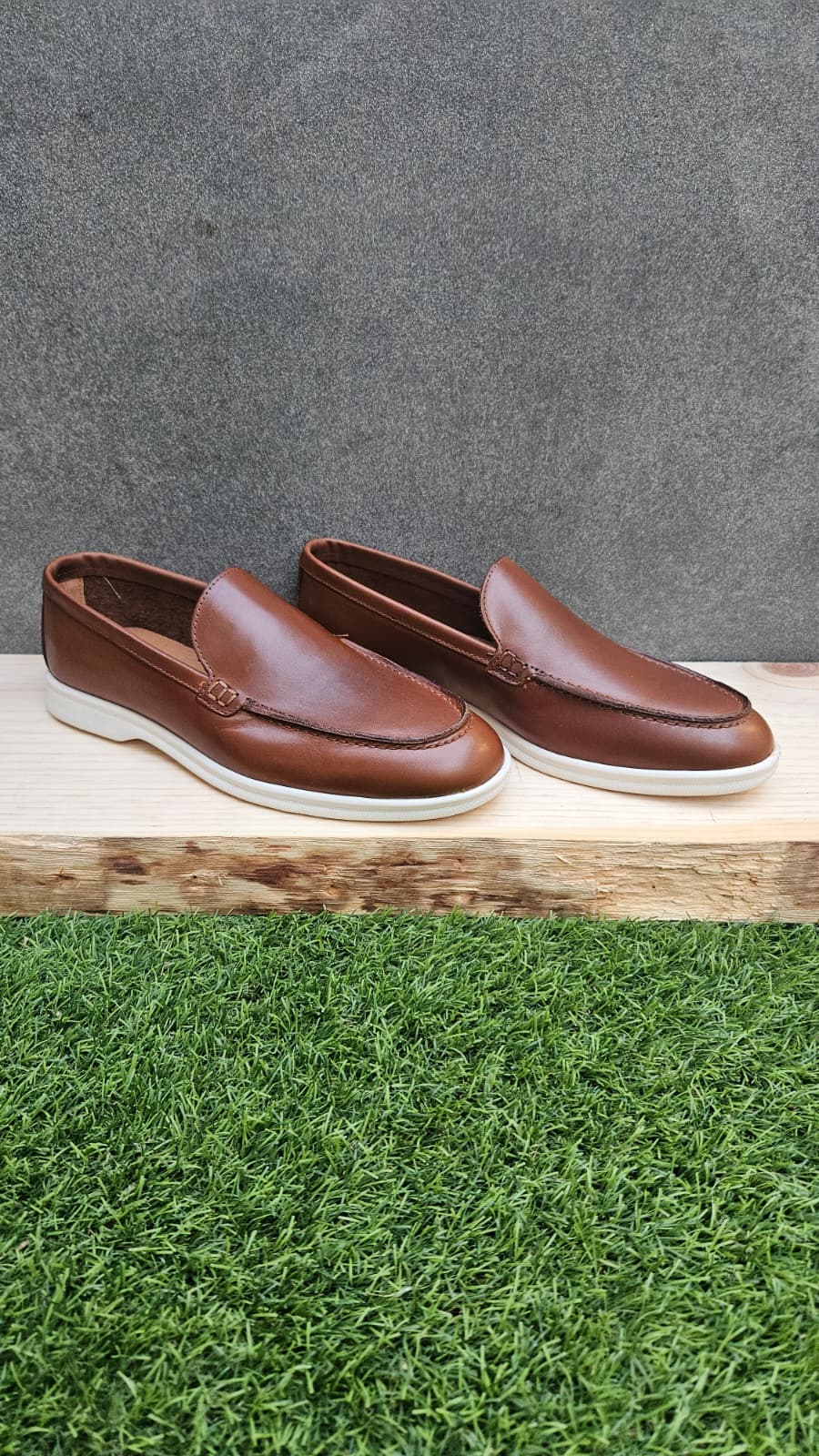 MOCASÍN SLIP-ON MARRÓN DE PIEL