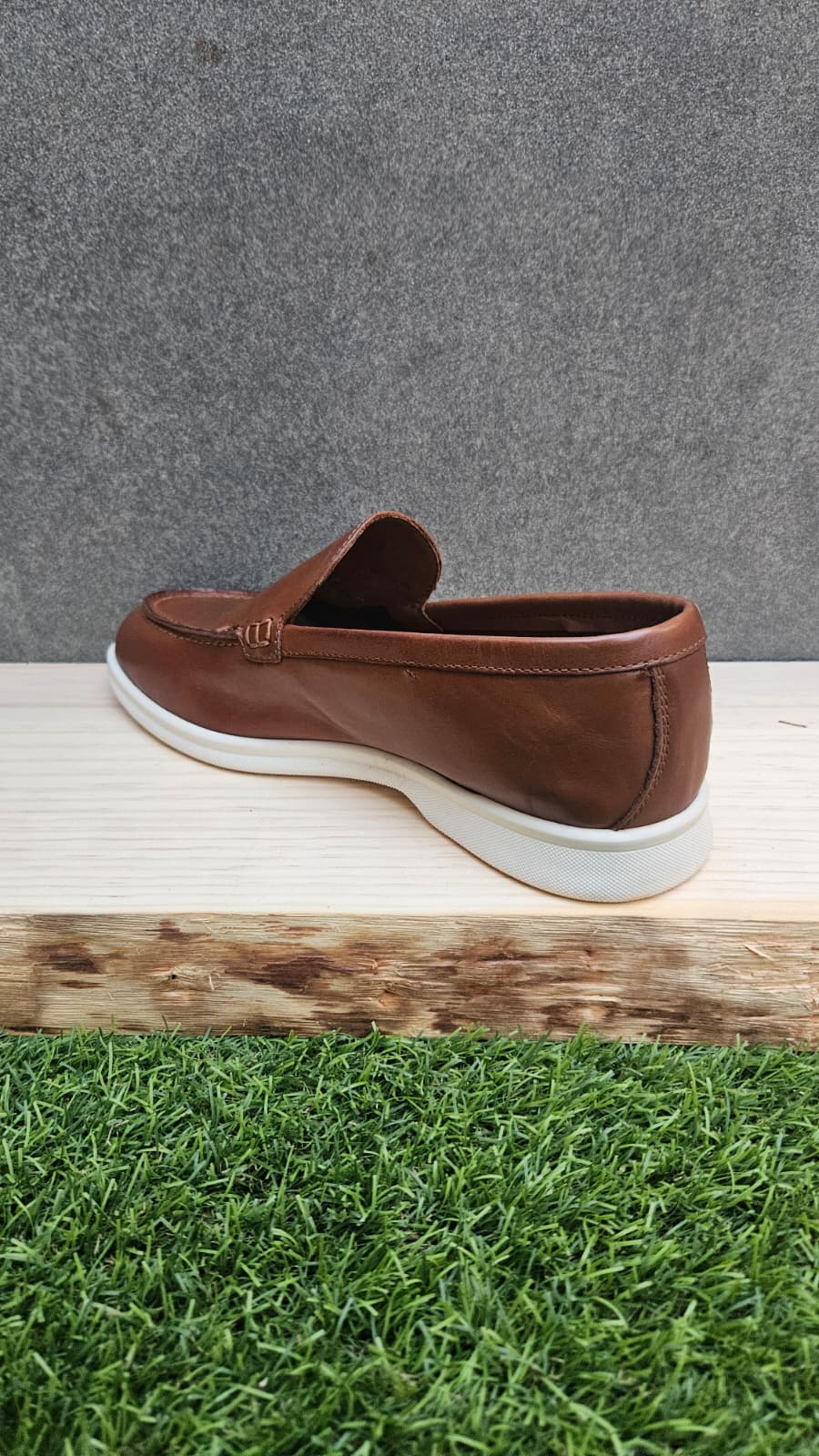 MOCASÍN SLIP-ON MARRÓN DE PIEL